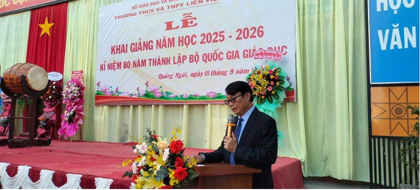 Tiến sĩ Lê Đắc Tường phát biểu trong lễ khai giảng năm học