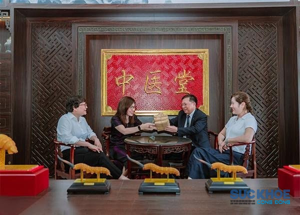 Trường Đại học Lương Thế Vinh ký kết hợp tác với Công ty Cổ phần Dược phẩm Tuệ Tĩnh