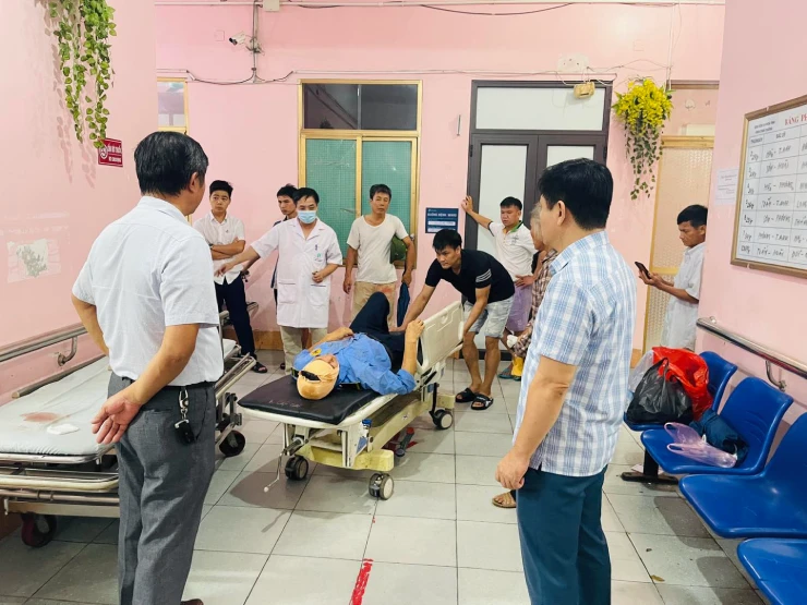 Bệnh nhân cấp cứu sau vụ lốc xoáy