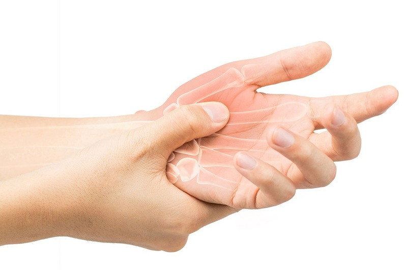 Viêm khớp dạng thấp nếu không điều trị có thể phá hủy sụn, biến dạng khớp và dẫn đến tàn phế (Ảnh minh họa)