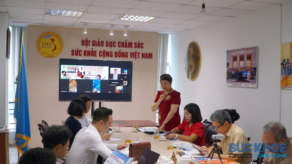 Bà Nguyễn Phương Dung phát biểu