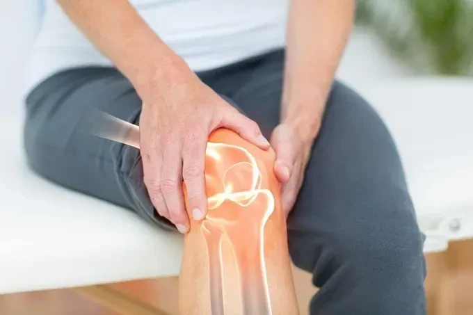 Việc đắp cua sống lên vết thương có nguy cơ nhiễm khuẩn (Ảnh minh họa)