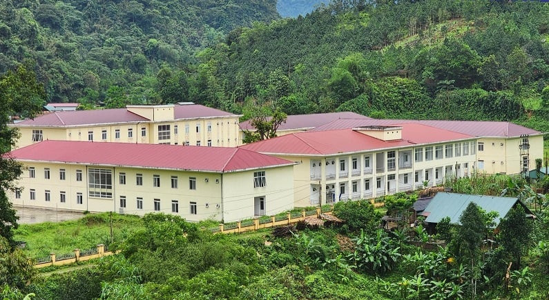 Bệnh viện Đa khoa huyện Lâm Bình cũ (nay là Trung tâm y tế Lâm Bình), sau nhiều năm hoàn thành các hạng mục xây dựng nhưng chưa được đưa vào sử dụng khiến cơ sở hạ tầng xuống cấp.