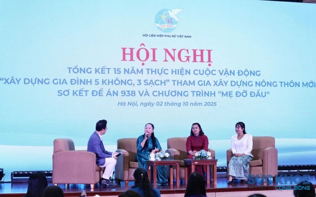 Các đại biểu cùng giao lưu, chia sẻ kinh nghiệm thực tế trong triển khai, biến tinh thần của Cuộc vận động thành hành động cụ thể, lan tỏa giá trị tốt đẹp trong cộng đồng