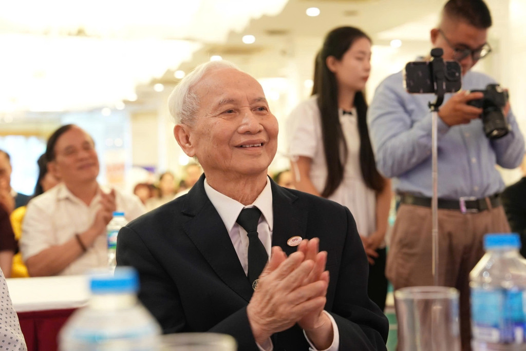 NGND.PGS.TS. Nguyễn Võ Kỳ Anh - Phó Chủ tịch Hội VACHE, Viện trưởng Viện IPD 