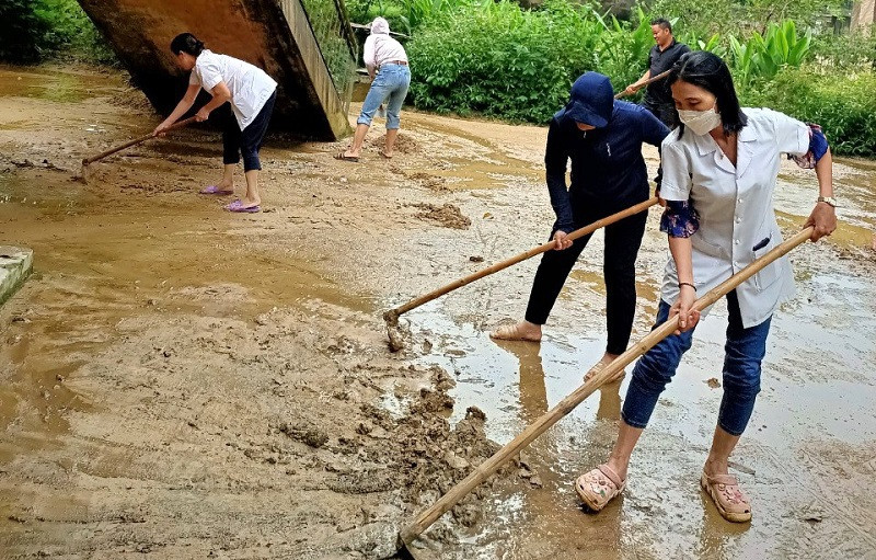 Cần thiết phải thực hiện các hoạt động vệ sinh môi trường sau mưa lớn, lũ lụt, đảm bảo nước rút đến đâu làm vệ sinh môi trường đến đó