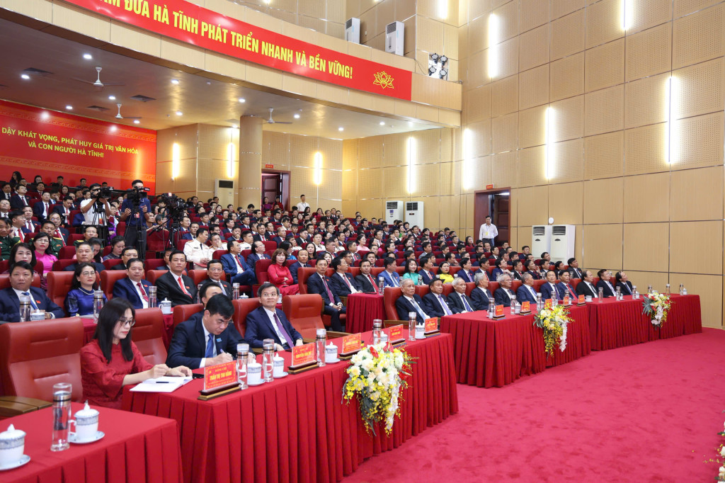 Các Đại biểu tham dự Đại hội Đảng bộ Hà Tĩnh
