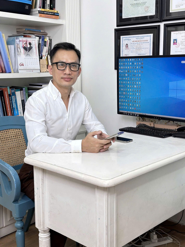 ThS. BS. Dương Minh Tùng, Trưởng phòng Chỉ đạo tuyến, Phó Trưởng Khoa Phẫu thuật Hàm Mặt, Bệnh viện Răng Hàm Mặt TP.HCM