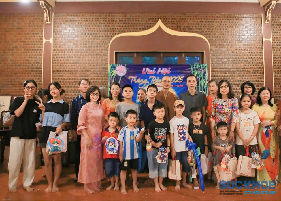 CLB Tâm An TN đã tổ chức chương trình Tết Trung thu cho các cháu nhỏ tại Chùa kiến Sơ xã Phú Xuyên (Hà Nội)