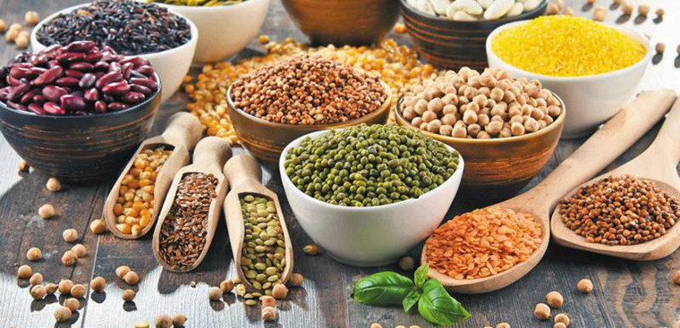Các loại hạt và ngũ cốc  giúp chống viêm, giảm đau, đồng thời kích thích tăng tiết dịch khớp (Ảnh minh họa)