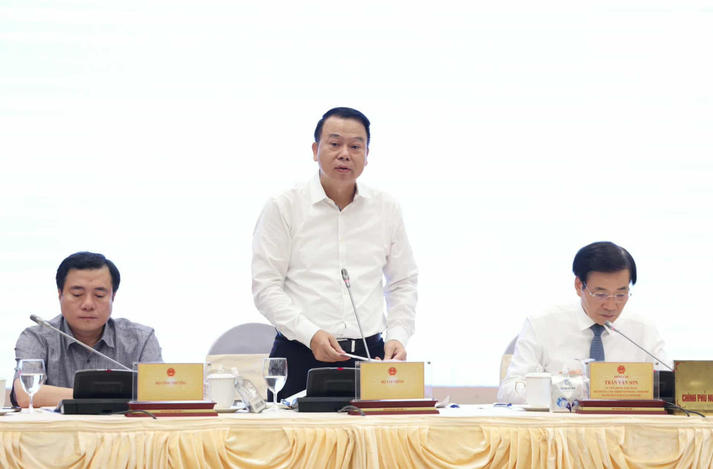 Thứ trưởng Bộ Tài chính Nguyễn Đức Chi: Việc giải ngân đầu tư công sẽ tác động tốt đến tất cả các chỉ tiêu chúng ta đã đề ra từ đầu năm (Ảnh: VGP/NB)