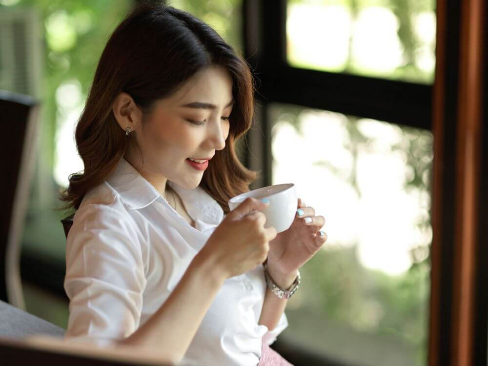 Uống cà phê buổi sáng giúp khởi động một ngày mới hiệu quả (Ảnh minh họa)
