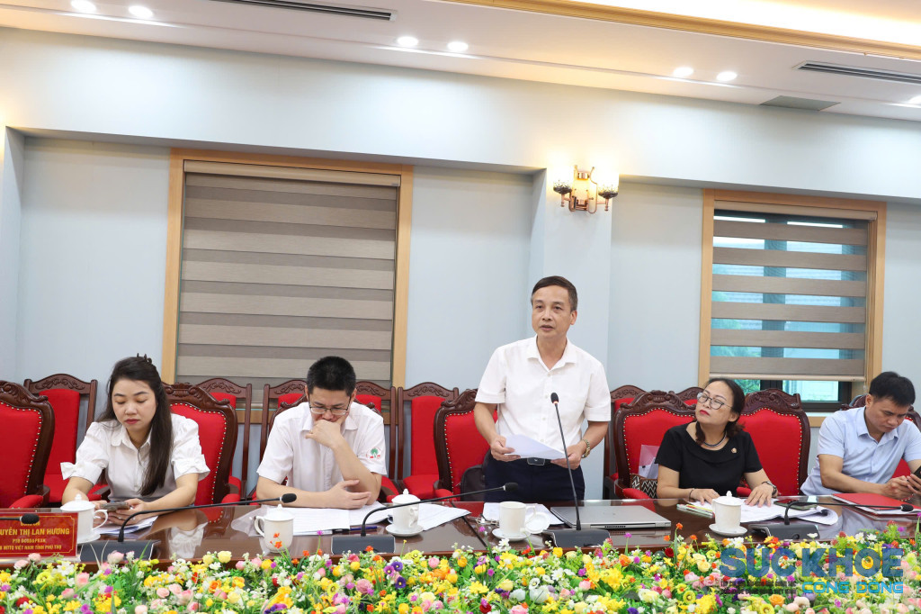      Phó hiệu trưởng Trường Đại học Hùng Vương phát biểu tại hội nghị 