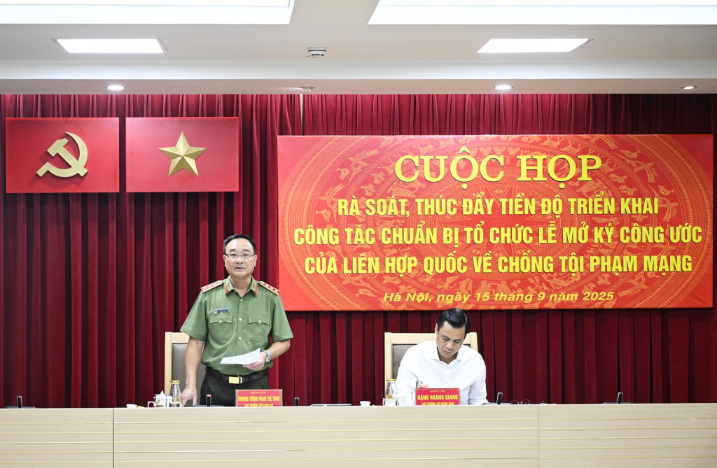 Thứ trưởng Bộ Công an Phạm Thế Tùng và Thứ trưởng Bộ Ngoại giao Đặng Hoàng Giang đồng chủ trì cuộc họp rà soát rà soát, thúc đẩy tiến độ triển khai công tác chuẩn bị tổ chức Lễ mở ký Công ước của Liên Hợp quốc về phòng chống tội phạm