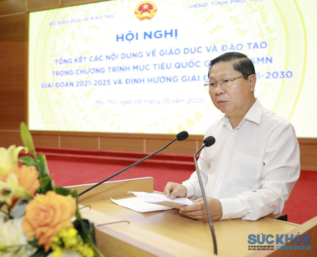 Thứ trưởng Bộ GD&ĐT Lê Tấn Dũng phát biểu tại hội nghị
