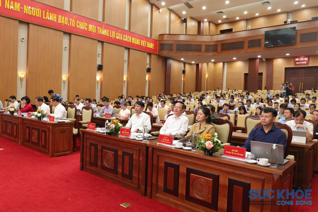 Các đại biểu dự hội nghị 