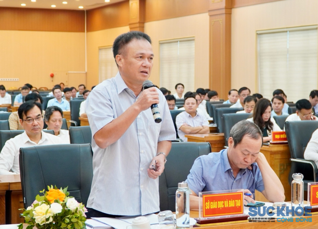 Lãnh đạo Sở Giáo dục và Đào tạo phát biểu tại hội nghị