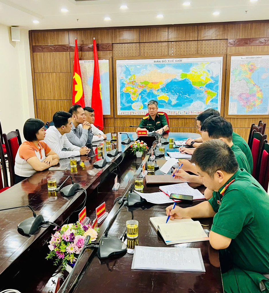 Các đại biểu hai bên cùng trao đổi, chia sẻ cởi mở về định hướng hợp tác, thống nhất mục tiêu đưa sản phẩm máy vật lý trị liệu Wonder MF5-08 New tiếp cận rộng rãi với cộng đồng, góp phần lan tỏa giải pháp chăm sóc sức khỏe chủ động và bền vững.