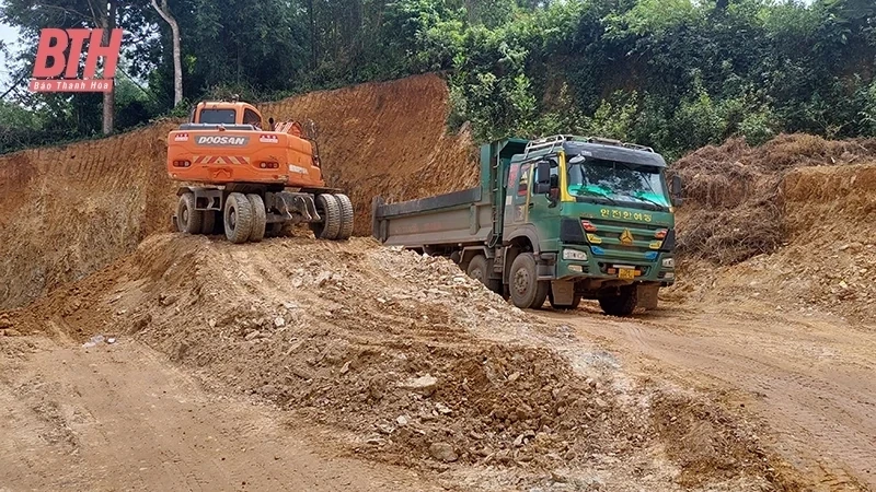 Một điểm khai thác đất trái phép tại xã Thành Tân. Ảnh: Báo Thanh Hóa