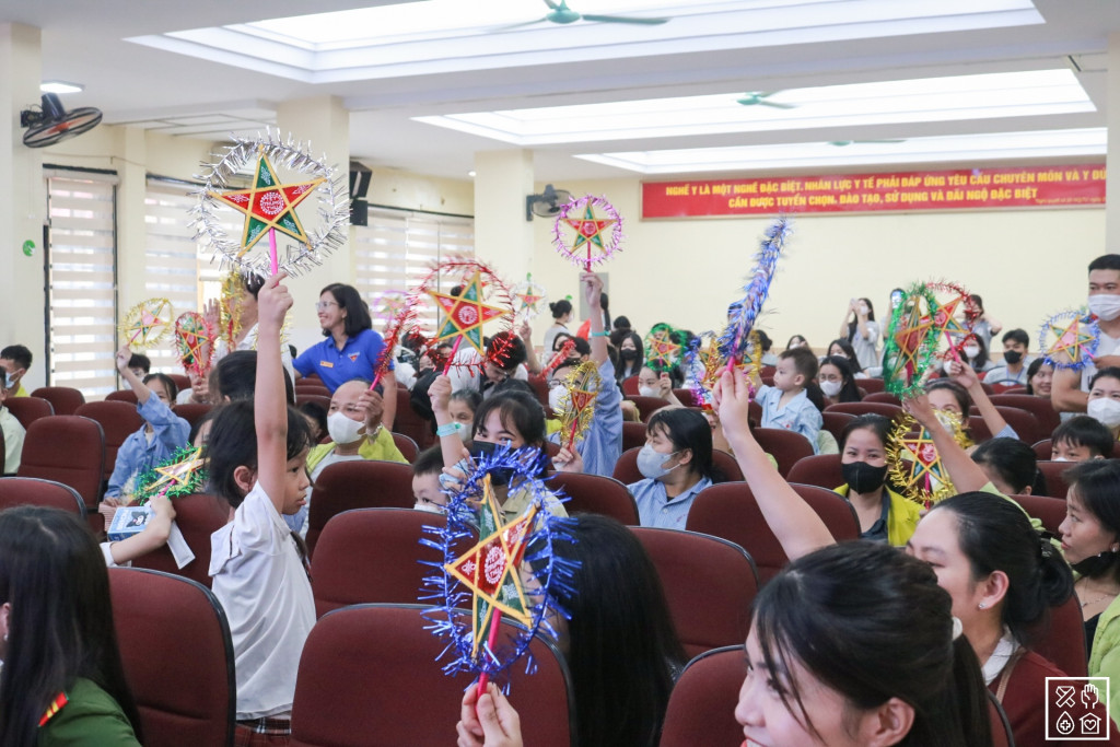 Một buổi trung thu ấm áp, tiếp thêm sức mạnh cho các bệnh nhi đang điều trị tại Bệnh viện