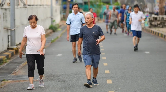 Vận động nhẹ nhàng hỗ trợ tim mạch (Ảnh minh họa) 