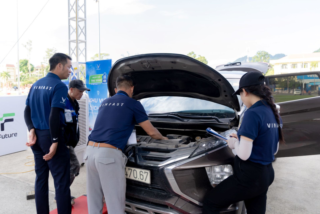 Mô hình trải nghiệm xuyên suốt tại chỗ từ thẩm định xe cũ, lái thử tới tư vấn chính sách bán hàng được nhiều khách hàng đánh giá cao