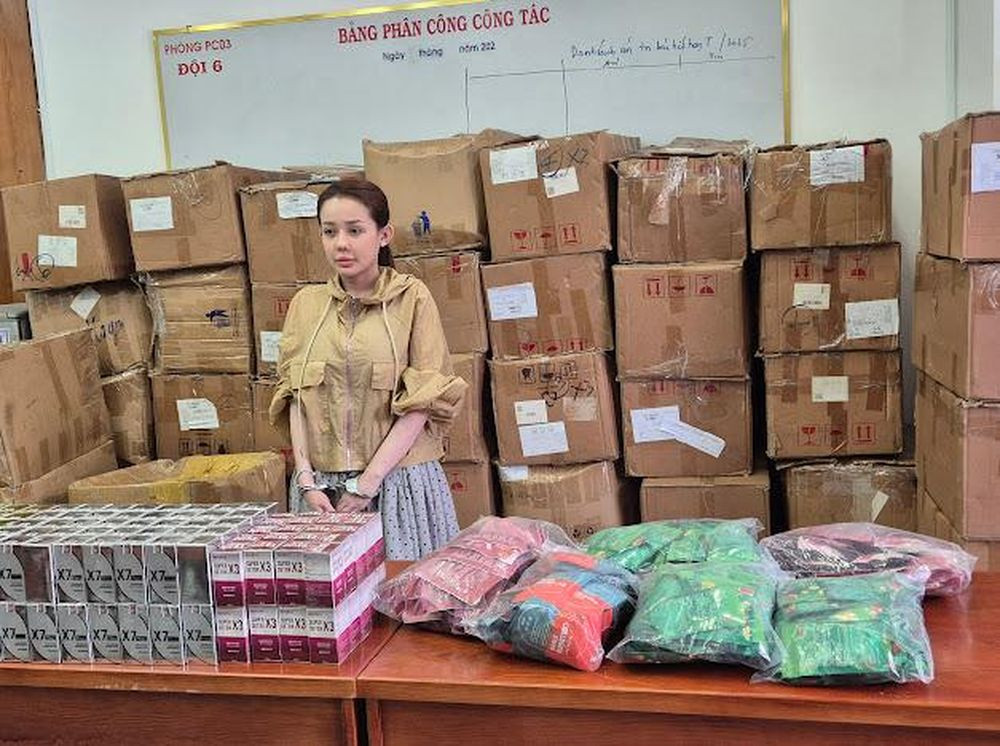 Võ Thị Ngọc Ngân cùng tang vật