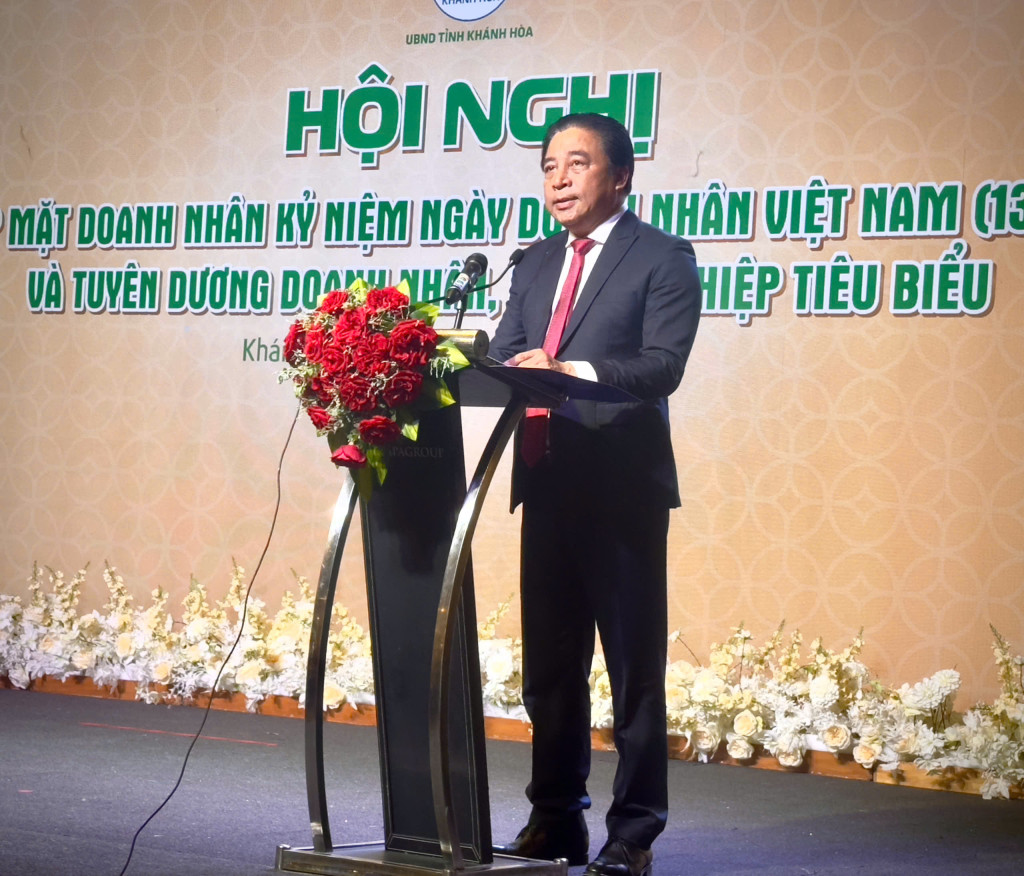 Chủ tịch UBND tỉnh Khánh Hòa phát biểu tại hội nghị (Ảnh: Thanh Huy)