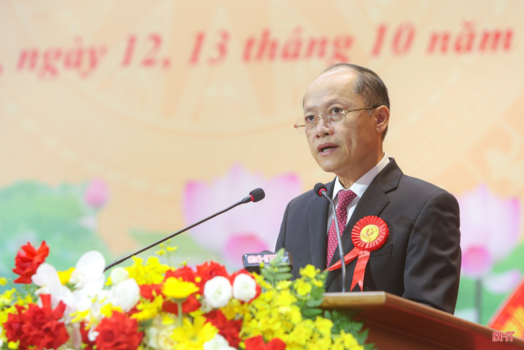 Ông Nguyễn Hồng Lĩnh - Phó Bí thư Tỉnh ủy, Phó Chủ tịch Thường trực UBND tỉnh, Phó Chủ tịch Hội đồng Thi đua - Khen thưởng tỉnh bế mạc đại hội