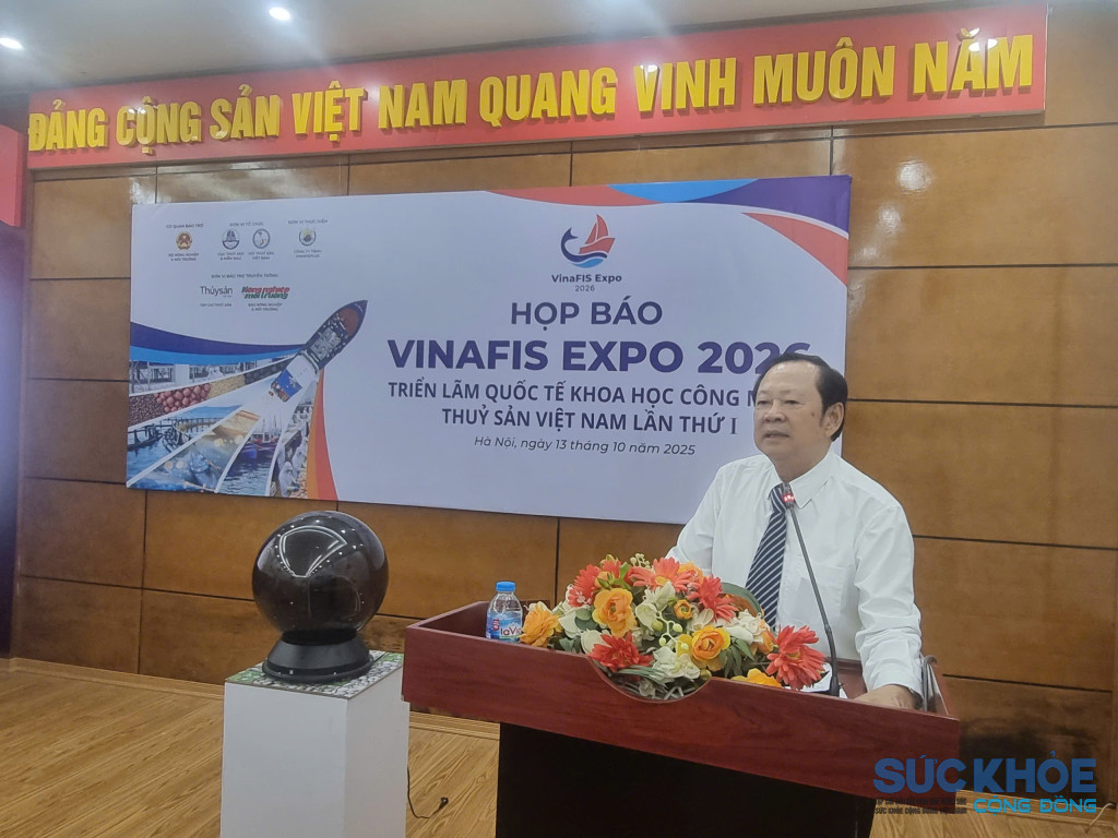 Ông Nguyễn Việt Thắng, Chủ tịch Hội Thủy sản Việt Nam phát biểu tại buổi họp báo