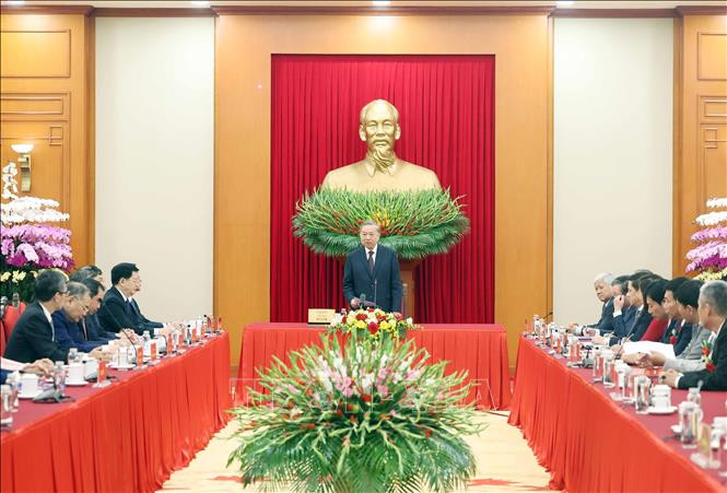 Để nông nghiệp bứt phá, nông thôn giàu đẹp, nông dân hạnh phúc, Tổng Bí thư cho rằng cần phải đặt người nông dân ở vị trí trung tâm (Ảnh: TTXVN)