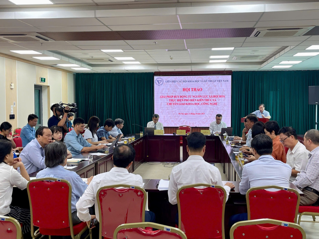 Quang cảnh buổi hội thảo