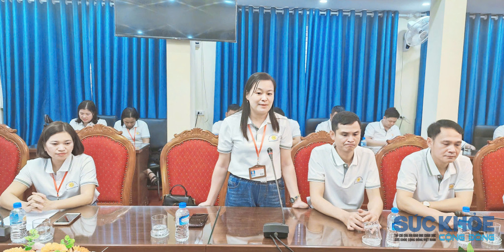 Học viên lớp Cao cấp lý luận Chính trị phát biểu thảo luận