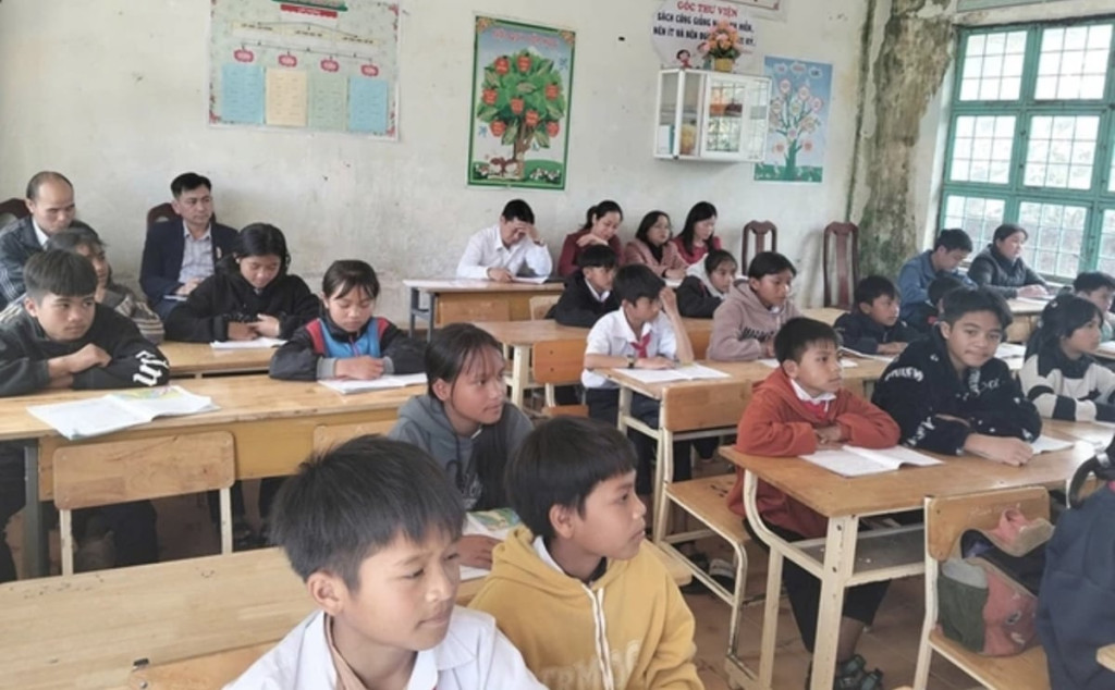 Một lớp học ở xã vùng biên giới tỉnh Quảng Ngãi.Ảnh: Đức Nhật.