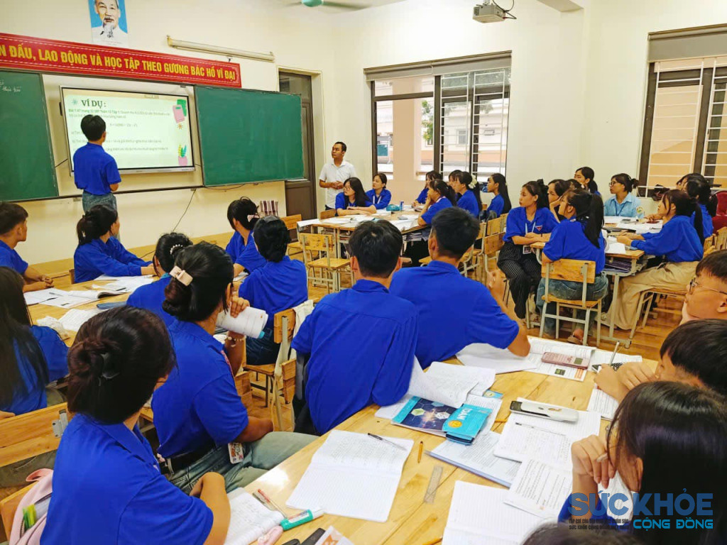 Học sinh tham gia bài học 