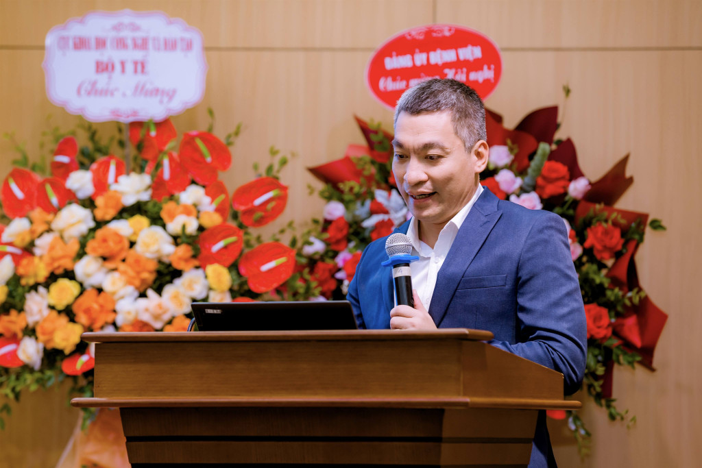 Tiến sĩ Nguyễn Văn Long, Phó Giám đốc Trung tâm Tế bào gốc và Di truyền, Bệnh viện Bưu điện
