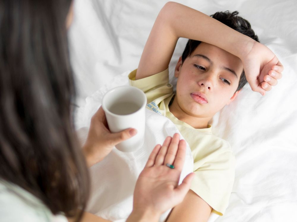 Lạm dụng thực phẩm chức năng có thể gây nguy hiểm cho trẻ (Ảnh minh họa)
