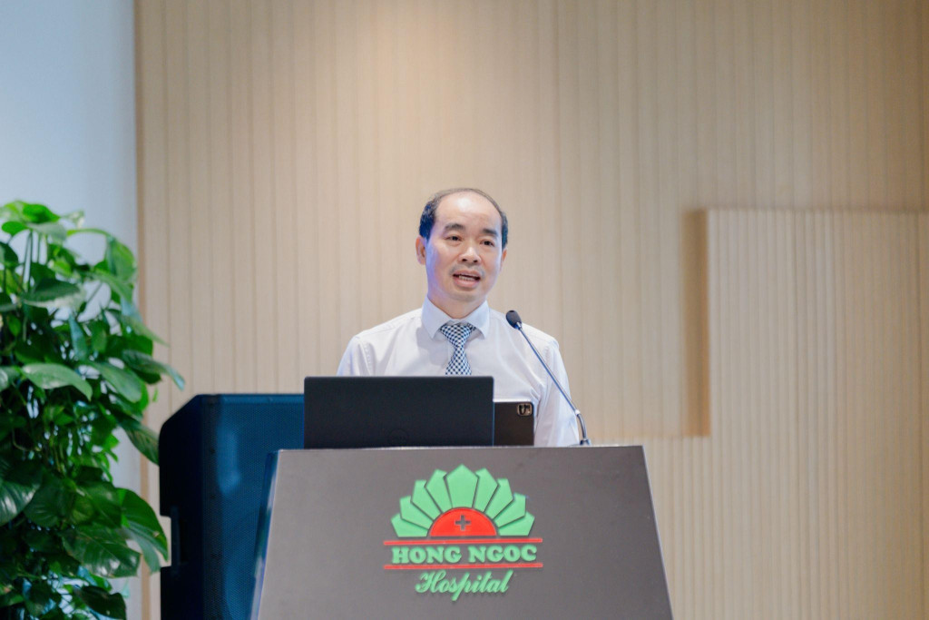TS.BS Nguyễn Đình Hưng, Phó Giám đốc phụ trách Sở Y tế Hà Nội phát biểu tại Hội nghị 