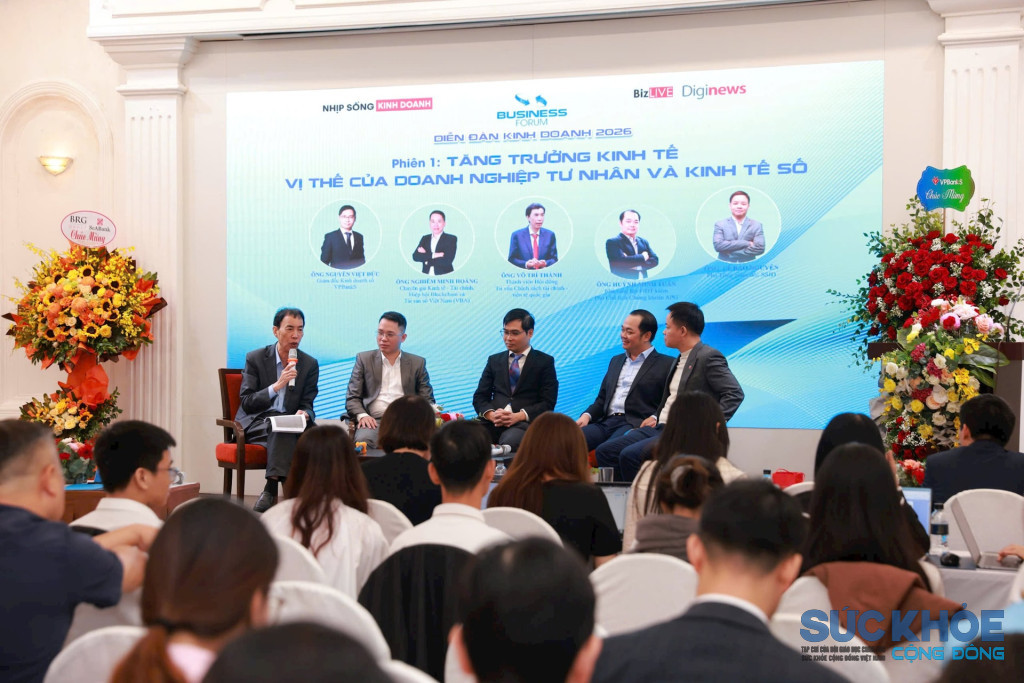 Cac chuyên gia tham gia thảo luận tại Diễn đàn Kinh doanh 2026 với chủ đề 