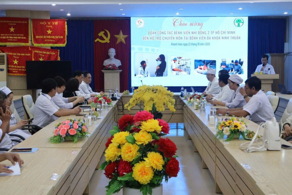 Toàn cảnh buổi làm việc (Ảnh: Bệnh viện Đa khoa Ninh Thuận)