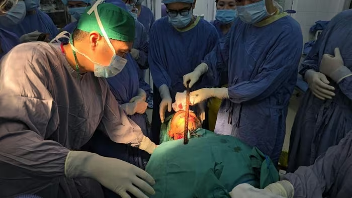 Bệnh nhân được phẫu thuật cấp cứu khẩn cấp