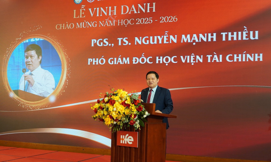 PGS.TS Nguyễn Mạnh Thiều – Phó Giám đốc Học viện Tài chính phát biểu tại buổi lễ