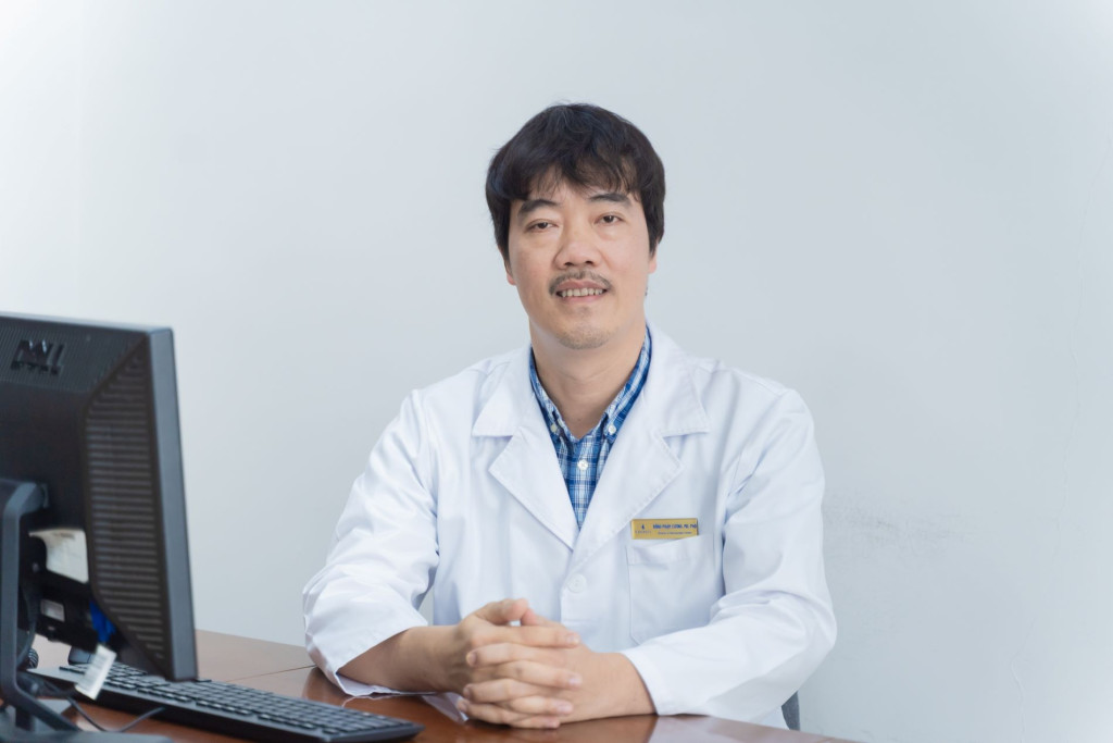 Chân dung TS. BS Đồng Phạm Cường – Người đứng sau ca phẫu thuật u não kích thước khổng lồ
