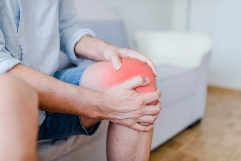 Đau đầu gối thường xuyên là dấu hiệu của viêm khớp (Ảnh minh họa)

