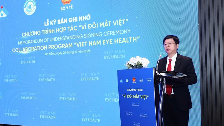 Tiến sĩ, bác sĩ Nguyễn Trọng Khoa, Phó Cục trưởng Quản lý Khám, chữa phát biểu tại lễ ký kết