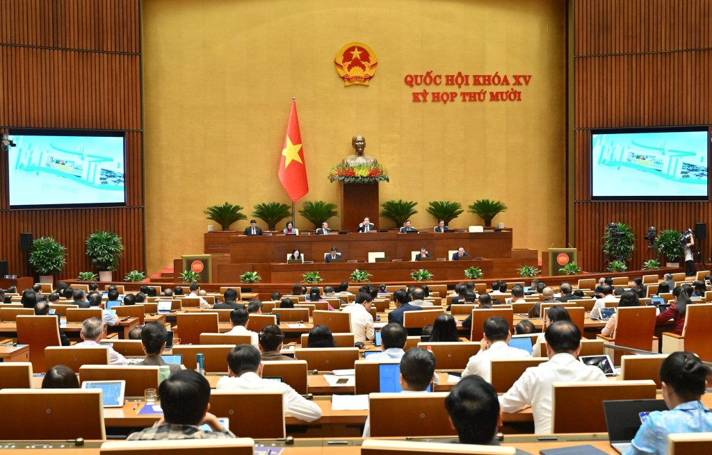 Quang cảnh phiên họp