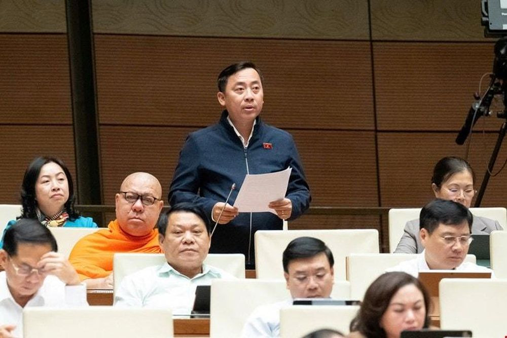 Đại biểu Đào Chí Nghĩa - Đoàn ĐBQH TP. Cần Thơ phát biểu thảo luận.