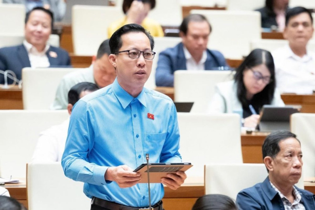Đại biểu Trịnh Minh Bình - đoàn ĐBQH tỉnh Vĩnh Long