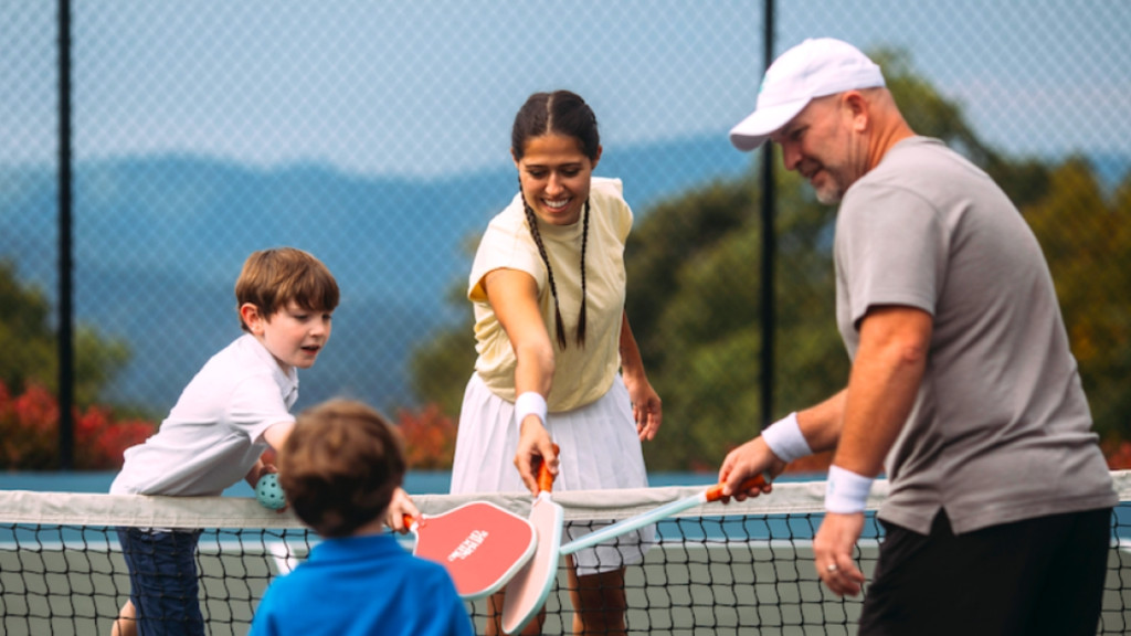 Pickleball môn thể thao đang gây sốt trên toàn cầu