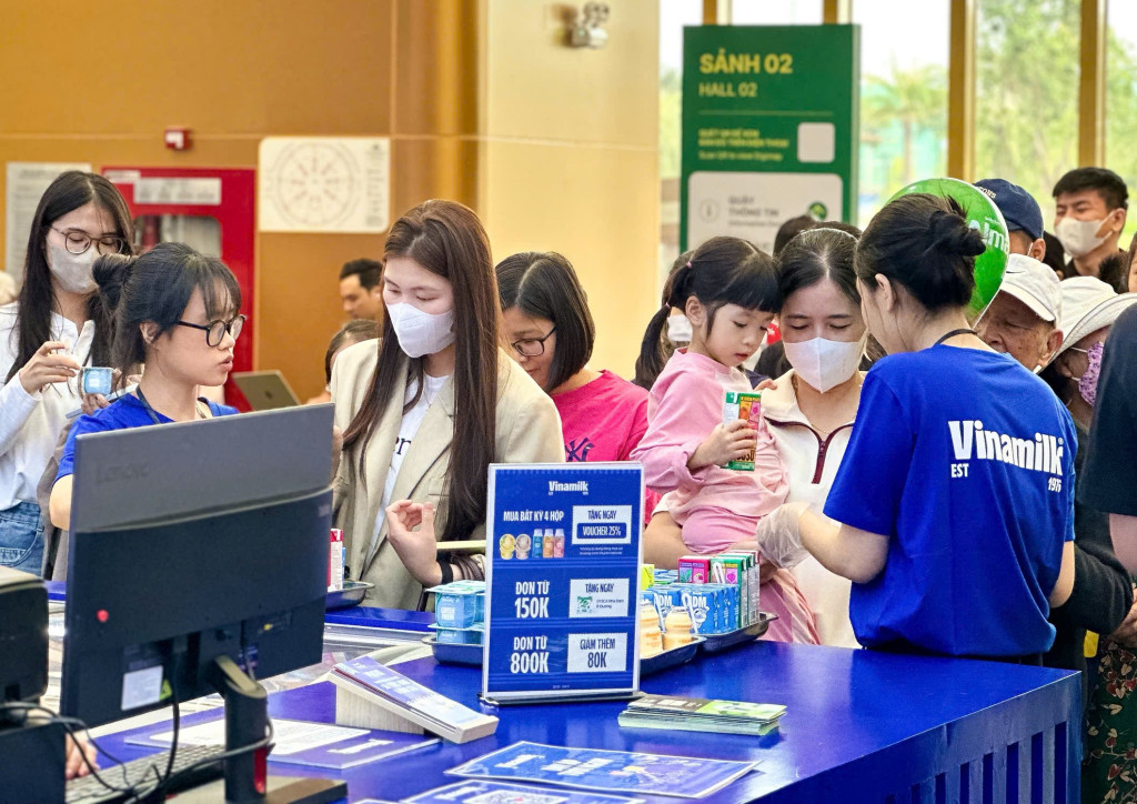 Vinamilk hiện diện và khẳng định vị thế thương hiệu sữa hàng đầu Việt Nam, vươn tầm Quốc tế tại các triển lãm, hội chợ lớn. Ảnh: Vi Nam